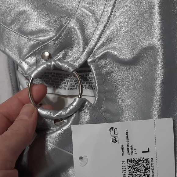 Forever 21 Shiny silver bodysuit NWT ! - Picture 5 of 5